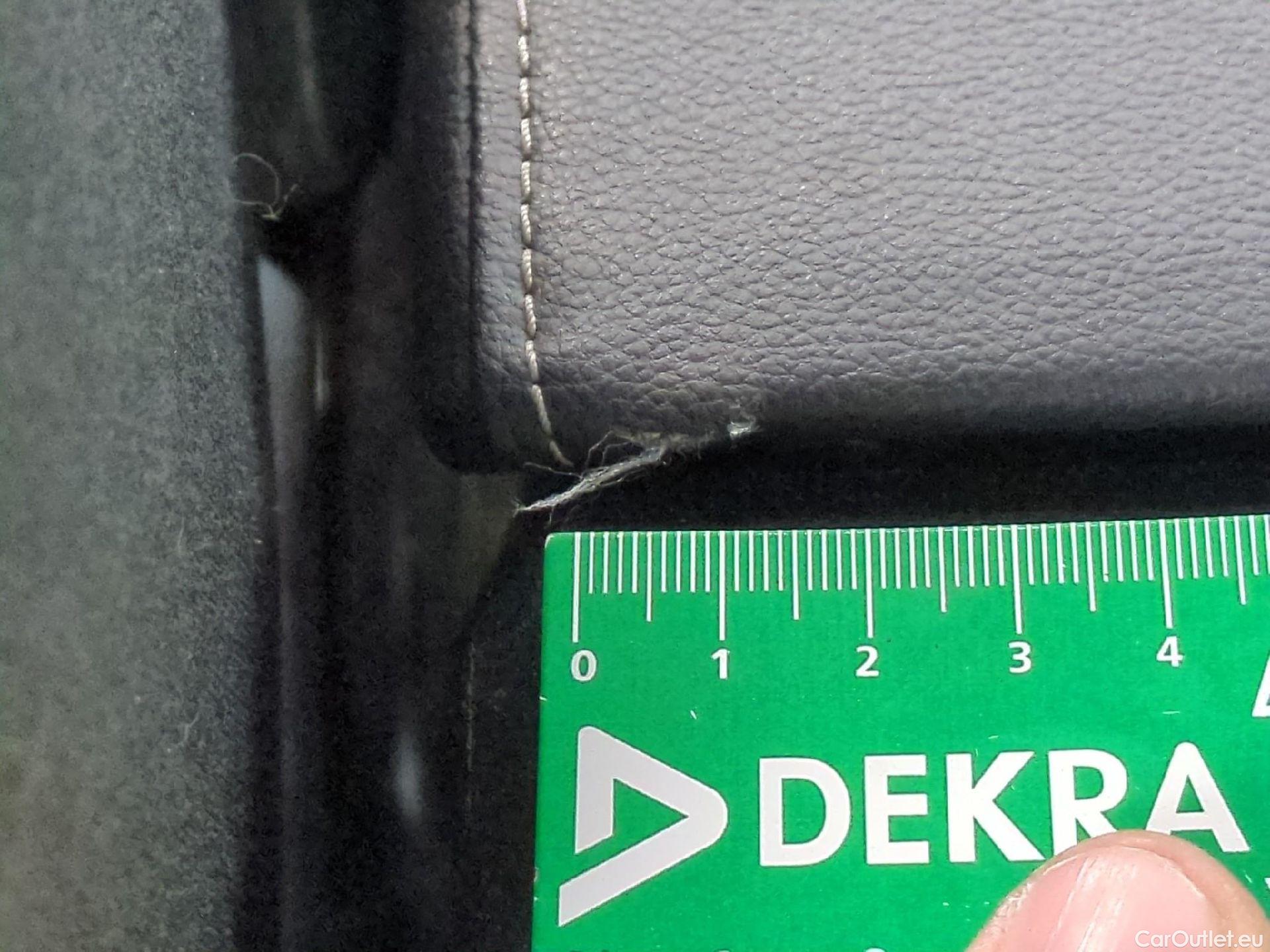  Volkswagen  Golf  VIII Berline Life Plus 2.0 TDI 150CV BVA7 E6d #8