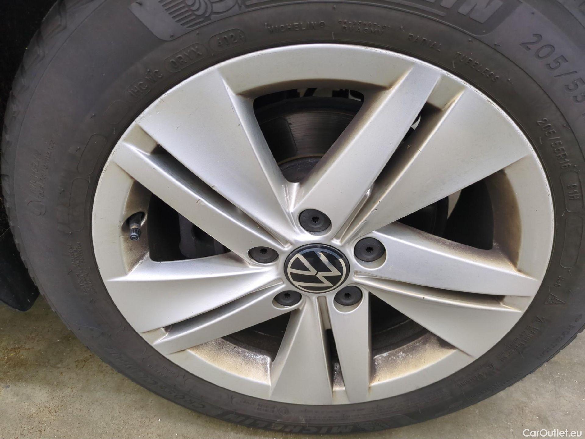  Volkswagen  Golf  VIII Berline Life Plus 2.0 TDI 150CV BVA7 E6d #16