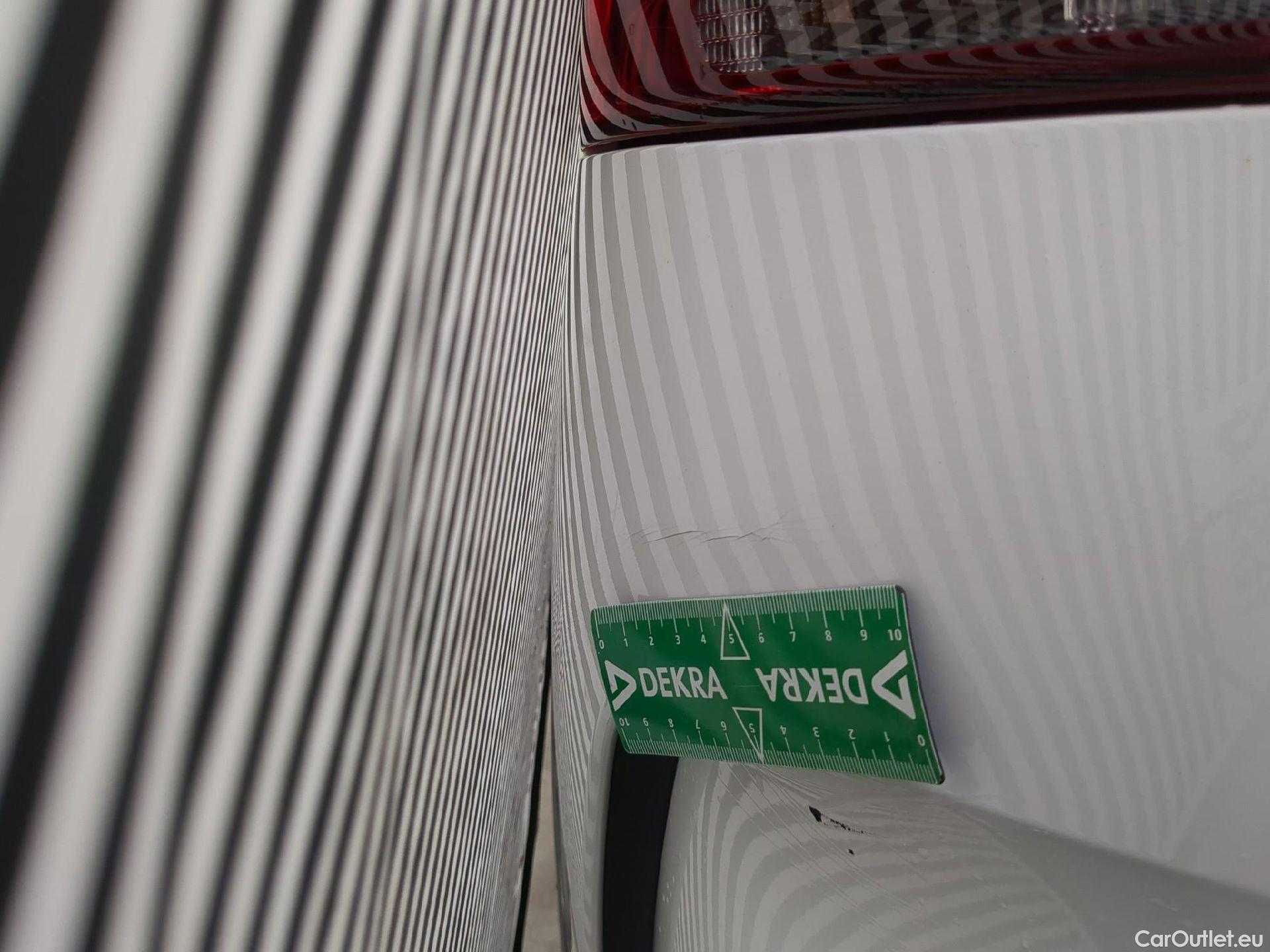  Citroen  C4 Cactus  Feel Nav Société 1.5 BlueHDi 100CV BVM6 E6d #3