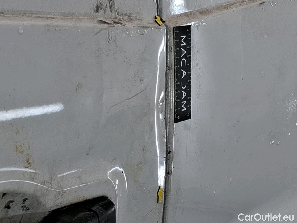  Renault  Trafic  III Fourgon L2H1 3T Grand Confort 2.0 dCi 130CV BVM6 E6d #17