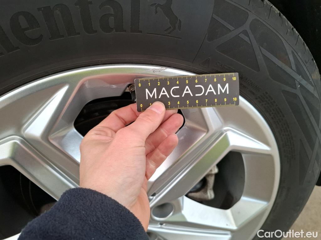  Bmw  iX 1 BMW iX1 / 2022 / 5P / SUV xDrive30 Business Design #28