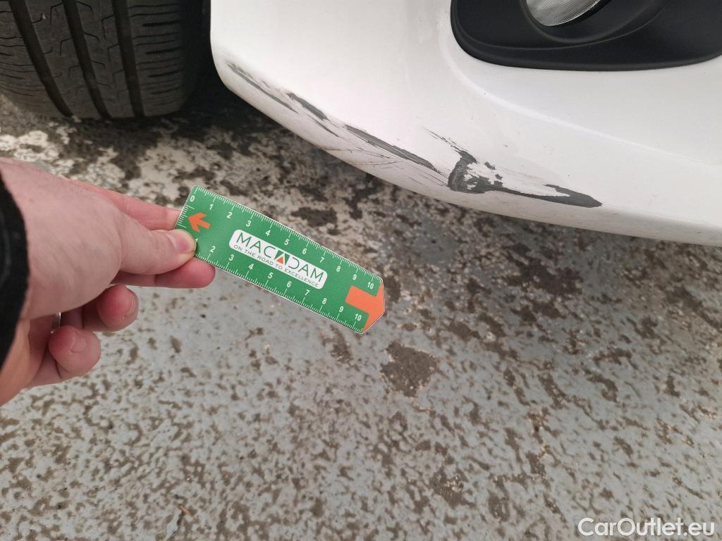  Toyota  Yaris  Hybride Affaires / 2019 / 5P / Berline 1.5 Hybride 116h Dynamic Business #2