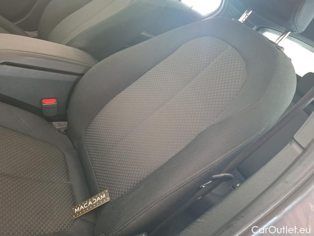  Bmw  Serie 1 BMW Série 1 / 2019 / 5P / Berline 116d DKG7 Business Design #15