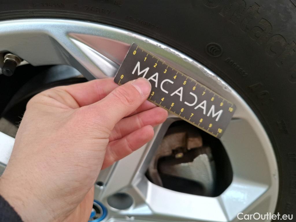  Bmw  iX 1 BMW iX1 / 2022 / 5P / SUV xDrive30 Business Design #31