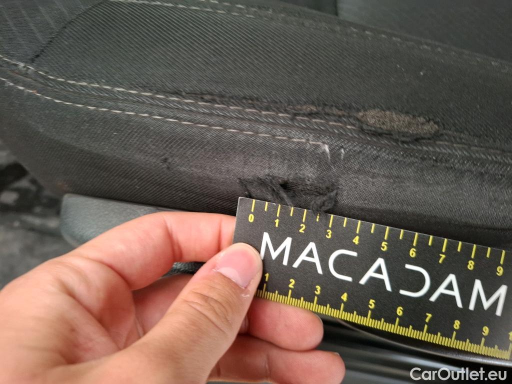  Renault  Trafic  III Fourgon L2H1 3T Grand Confort 2.0 dCi 130CV BVM6 E6d #13