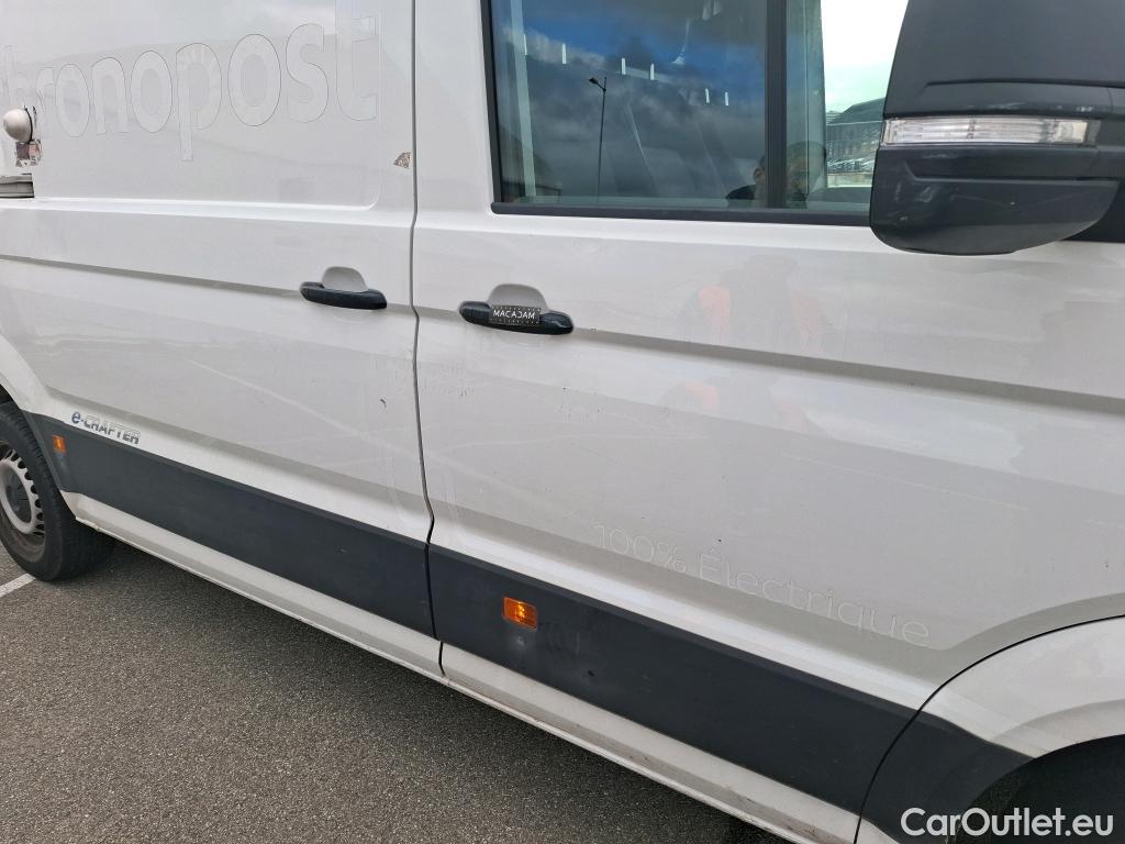  Volkswagen  Crafter  Fourgon e- 35 Fourgon mittellang Hochdach FWD 35kWh BVA #120