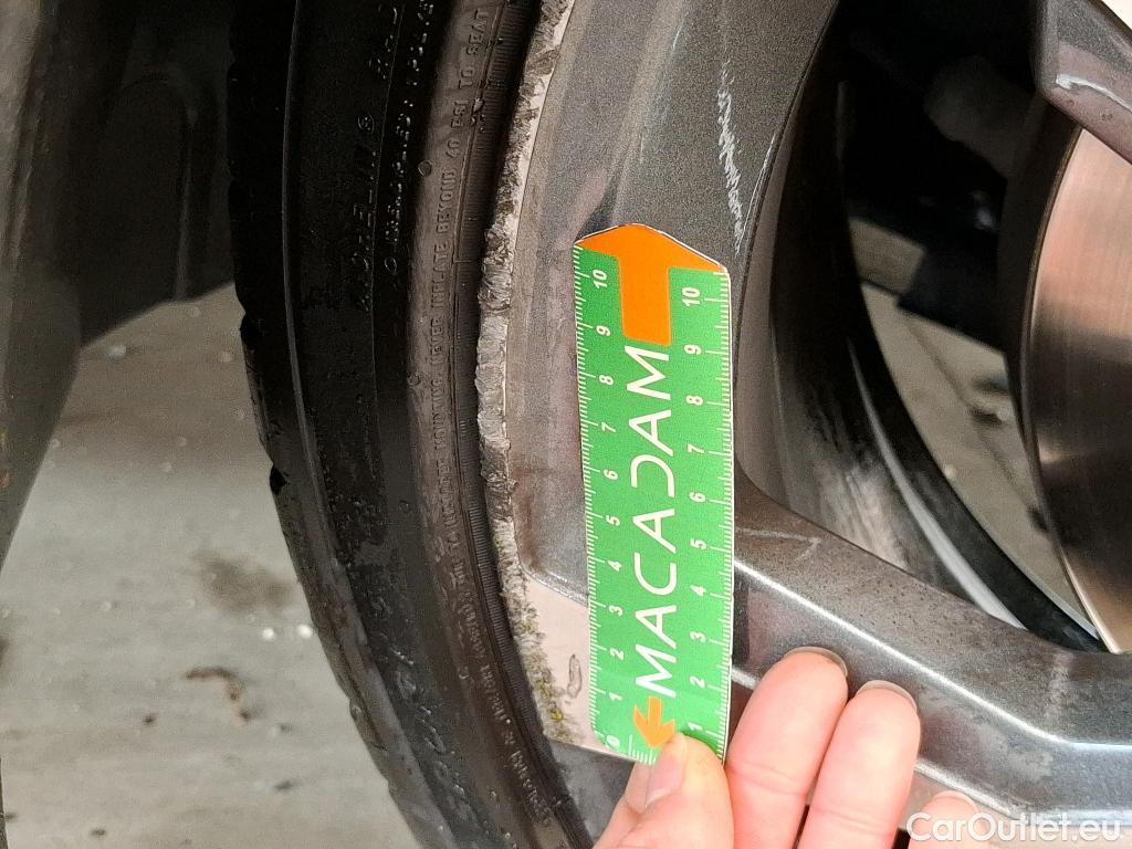  Audi  A3 AUDI  Sportback / 2020 / 5P / Berline 35 TFSI 150 MHEV S Tronic S Line #17