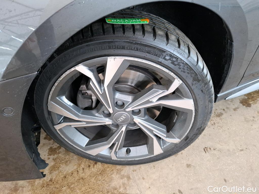  Audi  A3 AUDI  Sportback / 2020 / 5P / Berline 35 TFSI 150 MHEV S Tronic S Line #1