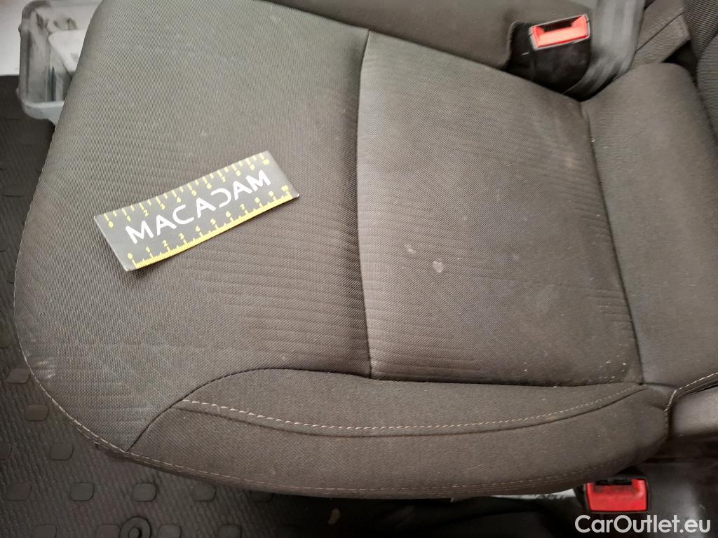  Renault  Trafic  III Fourgon L2H1 3T Grand Confort 2.0 dCi 130CV BVM6 E6d #31