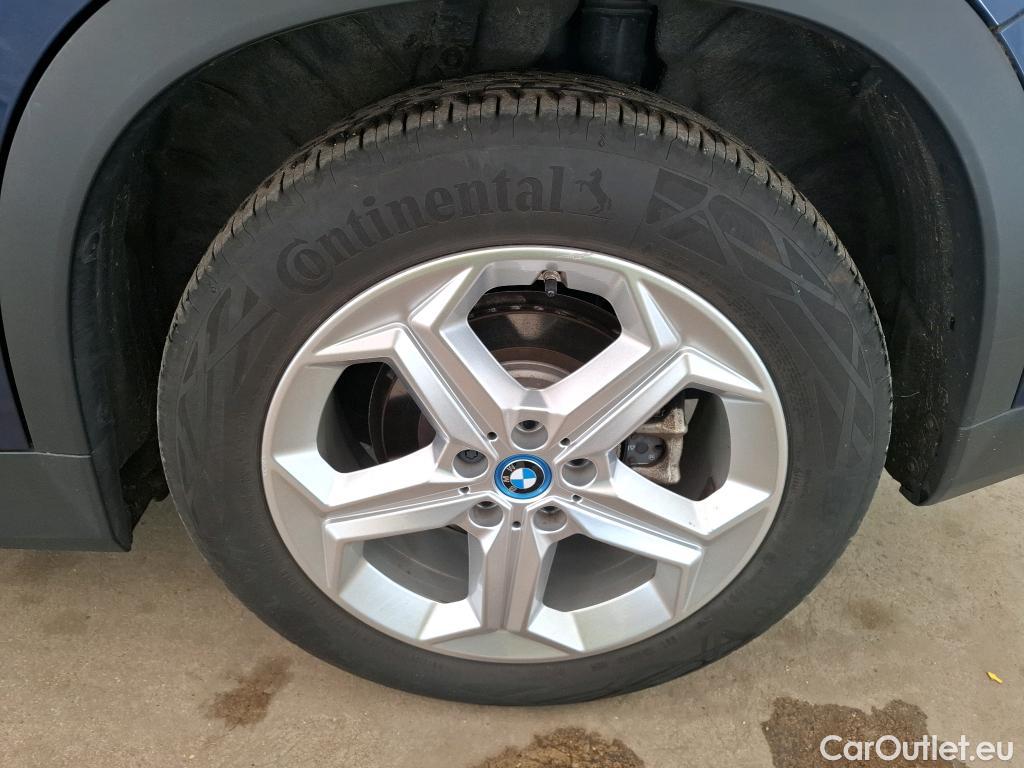  Bmw  iX 1 BMW iX1 / 2022 / 5P / SUV xDrive30 Business Design #26