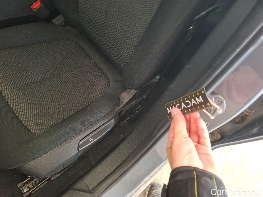  Bmw  Serie 1 BMW Série 1 / 2019 / 5P / Berline 116d DKG7 Business Design #9