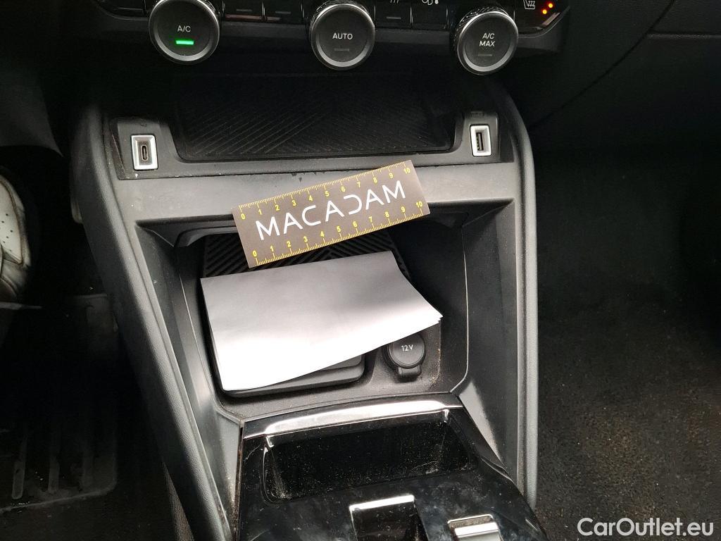  Citroen  C4 CITROEN  / 2020 / 5P / Berline PureTech 130 S&S EAT8 Shine #23