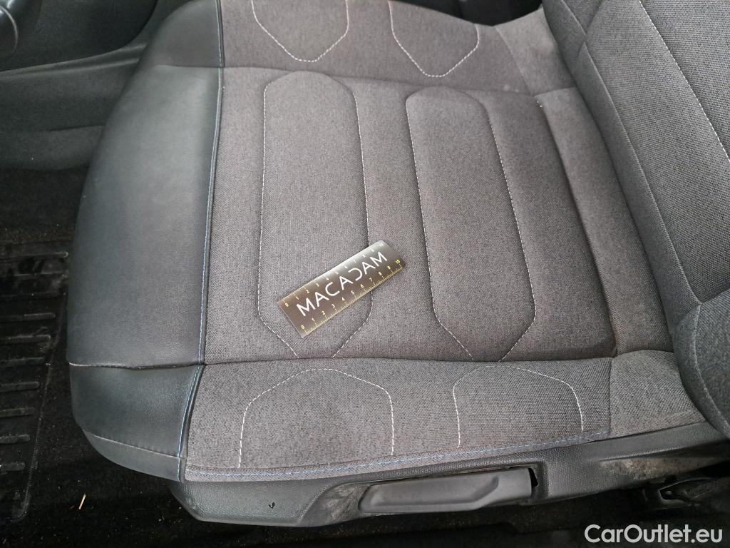  Citroen  C4 CITROEN  X / 2022 / 4P / Berline PureTech 130 S&S EAT8 Feel Pack #8