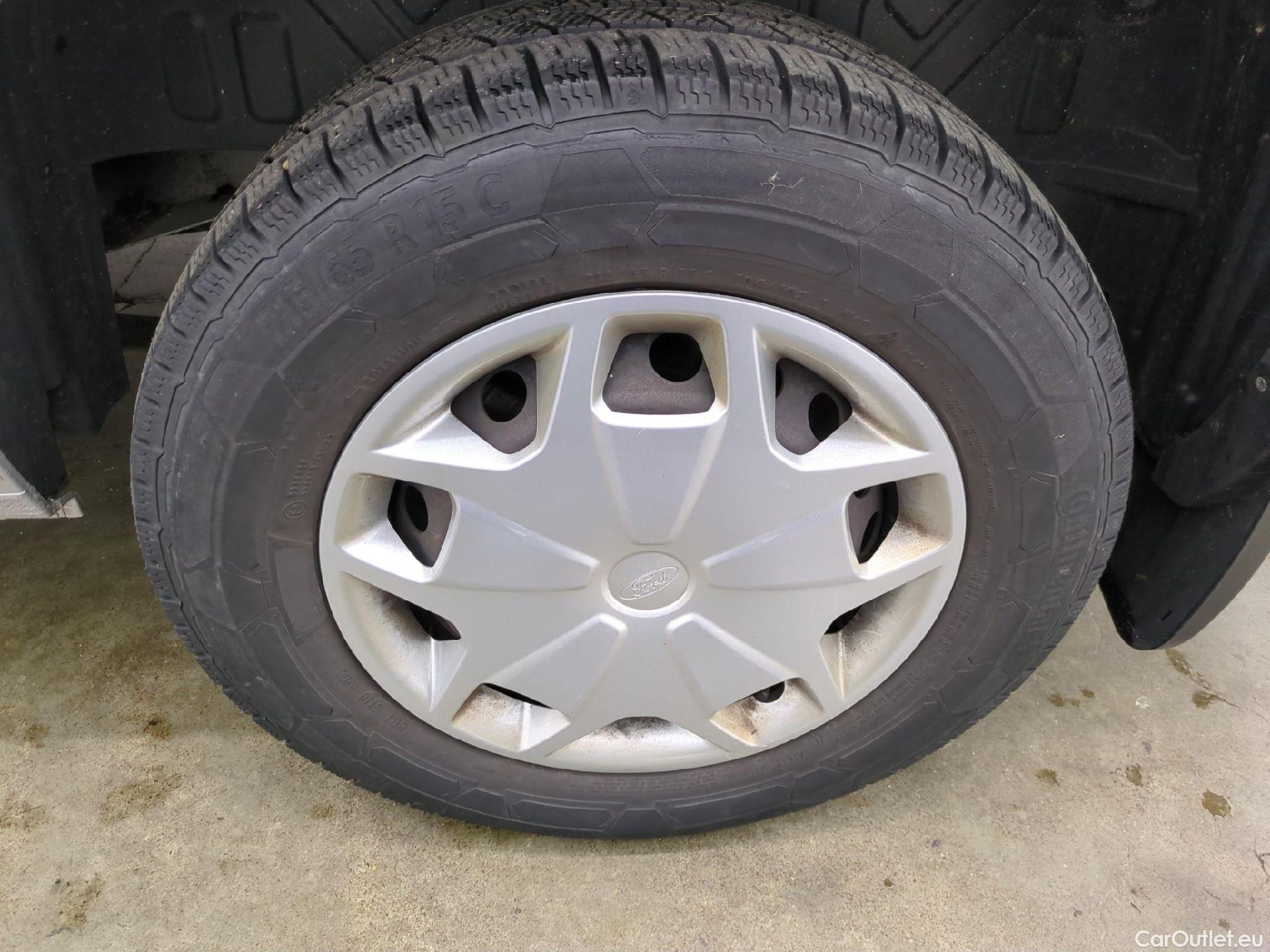  Ford  Transit  Custom/Tourneo Custom Combi 310 L1 Trend 2.0 TDCi 130CV BVM6 E6 #12