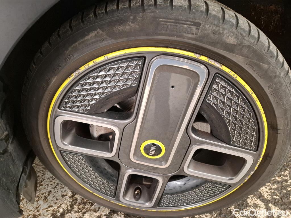  Mini  Cooper MINI Mini / 2014 / 3P / Berline  SE Finition Yours 184 ch BVA #17