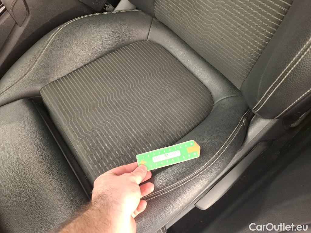  Mercedes  CLA-Klasse MERCEDES-BENZ CLA Coupe / 2019 / 4P / Coupé CLA 180 Business Line BA7 #27