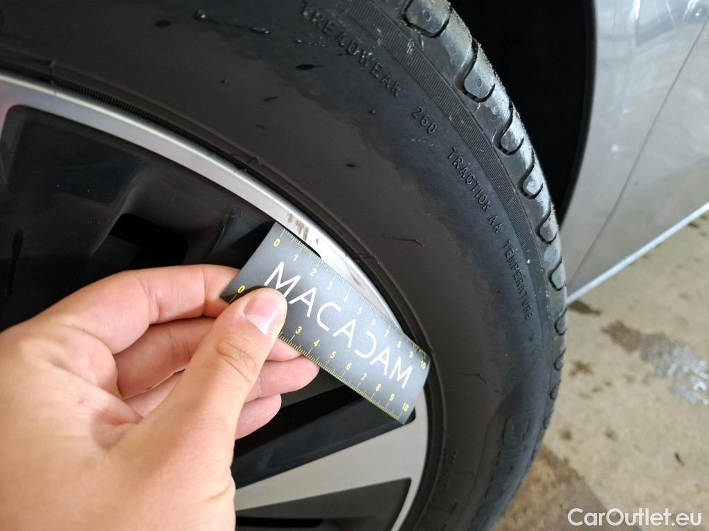  Mercedes  A-Klasse MERCEDES-BENZ Classe A Compact / 2018 / 5P / Berline A 200 d Business Line 8G-DCT #16