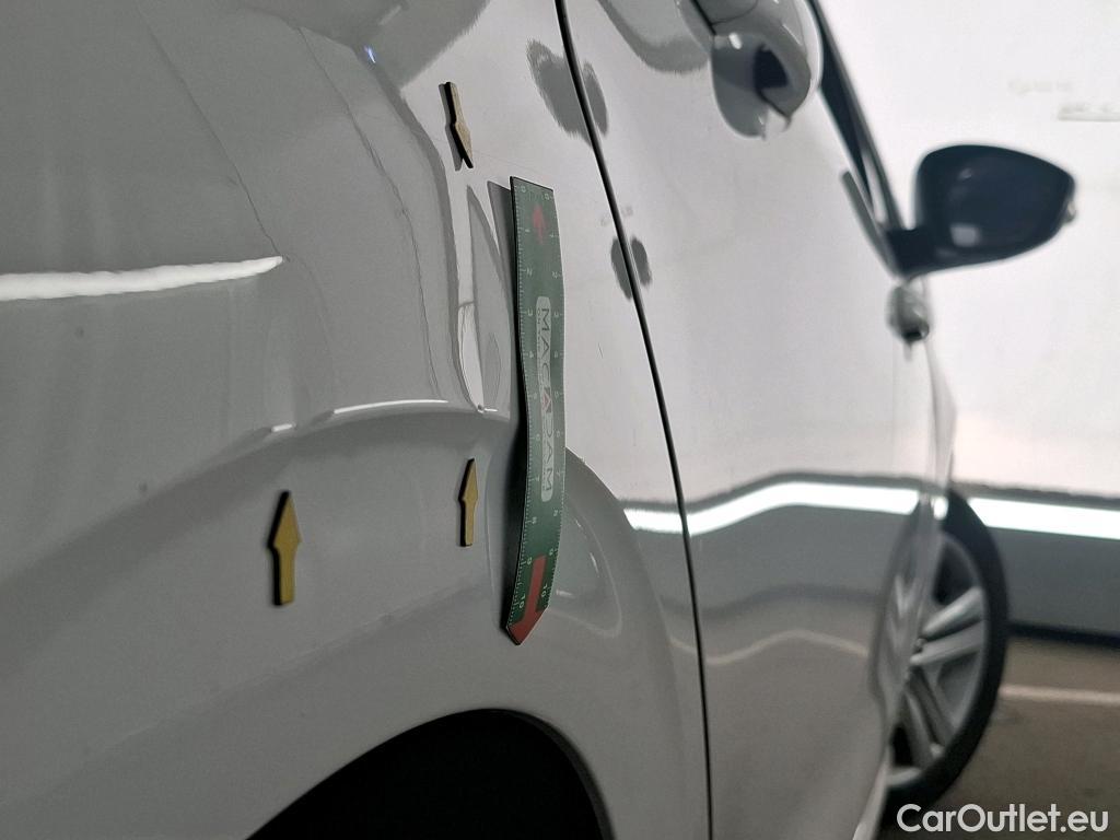  Peugeot  208 PEUGEOT  / 2015 / 5P / Berline &BLUEHDI 100 €6.c S&S ALLURE BUSINESS #3