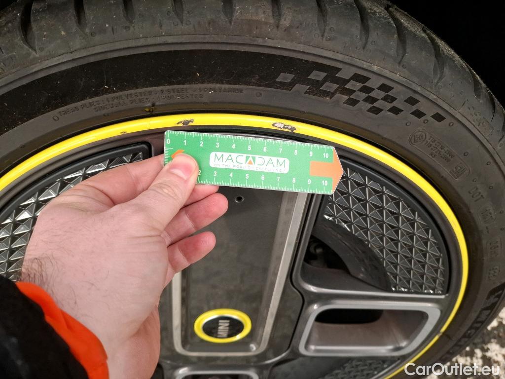  Mini  Cooper MINI Mini / 2014 / 3P / Berline  SE Finition Yours 184 ch BVA #43