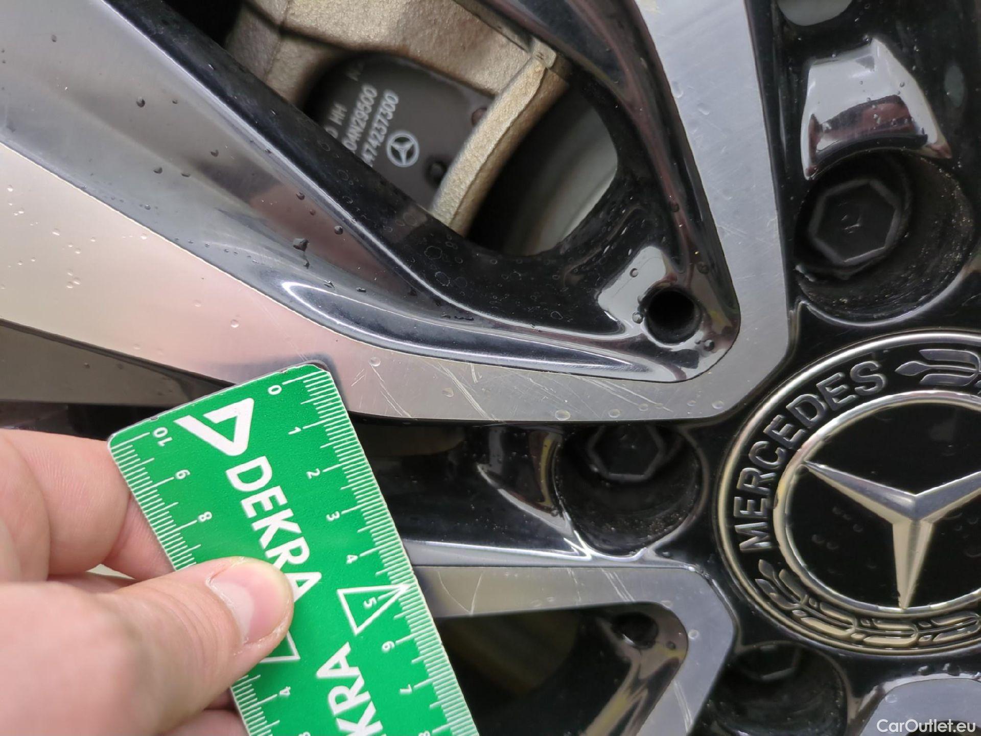  Mercedes  A-Klasse MERCEDES-BENZ Classe A Compact / 2018 / 5P / Berline A 250 e Business Line 8G-DCT #2