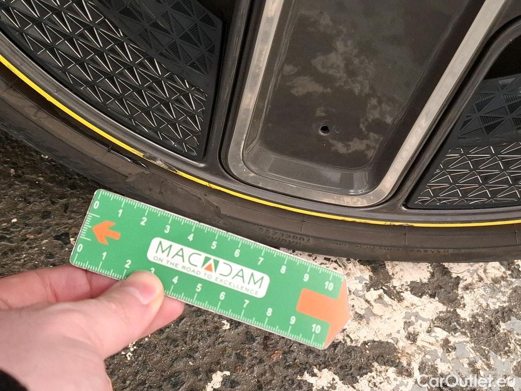  Mini  Cooper MINI Mini / 2014 / 3P / Berline  SE Finition Yours 184 ch BVA #29