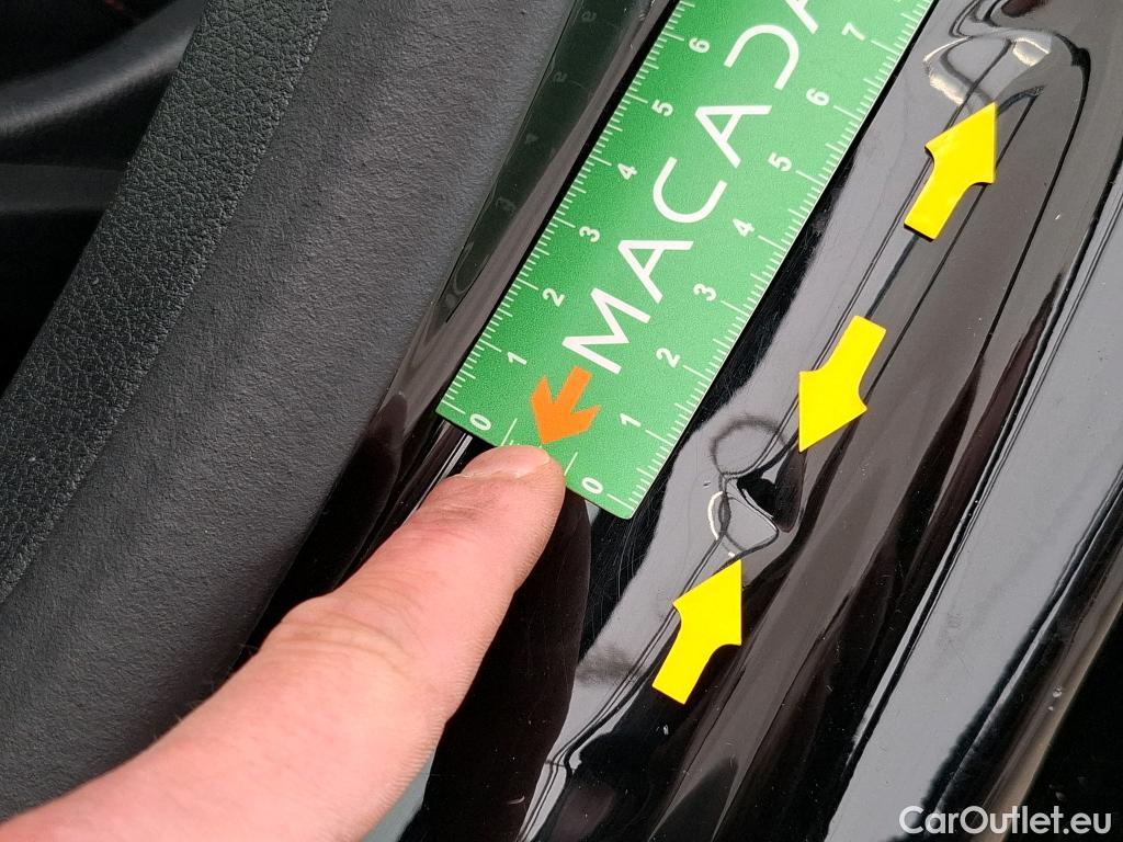  Mercedes  A-Klasse MERCEDES-BENZ Classe A 5p Berline A 180 d AMG Line 7G-DCT #13