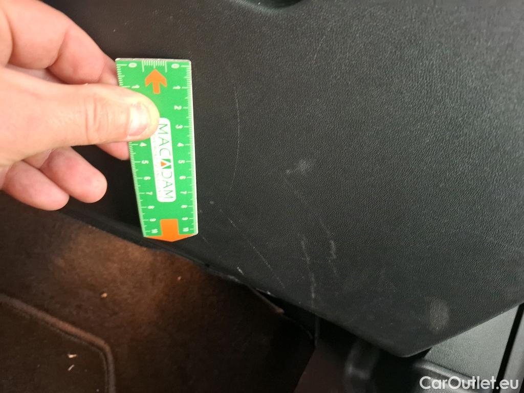  Peugeot  208 PEUGEOT  / 2015 / 5P / Berline &BLUEHDI 100 €6.c S&S ALLURE BUSINESS #27