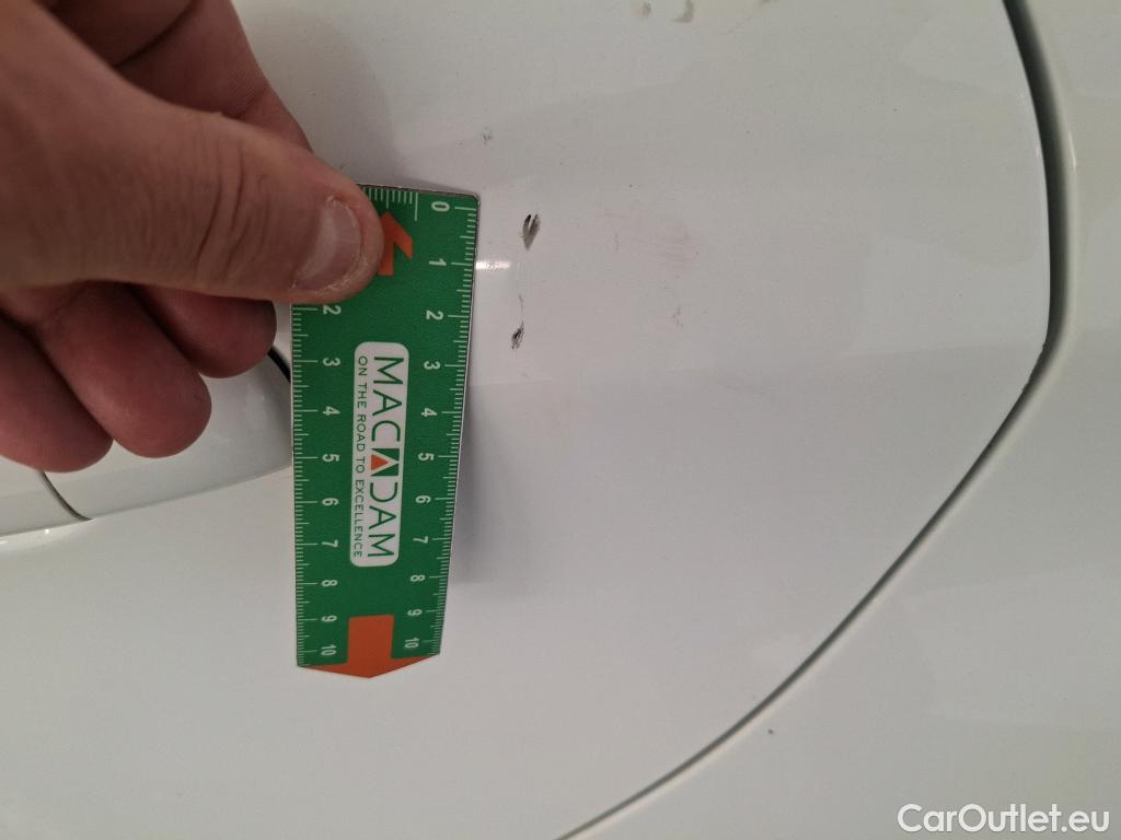  Peugeot  208 PEUGEOT  / 2015 / 5P / Berline &BLUEHDI 100 €6.c S&S ALLURE BUSINESS #30