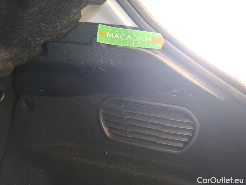  Peugeot  208 PEUGEOT  / 2015 / 5P / Berline &BLUEHDI 100 €6.c S&S ALLURE BUSINESS #37