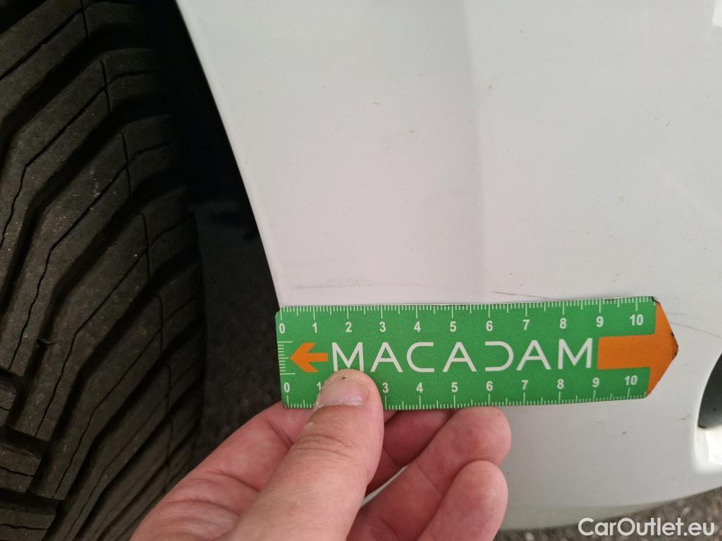  Peugeot  208 PEUGEOT  / 2015 / 5P / Berline &BLUEHDI 100 €6.c S&S ALLURE BUSINESS #36