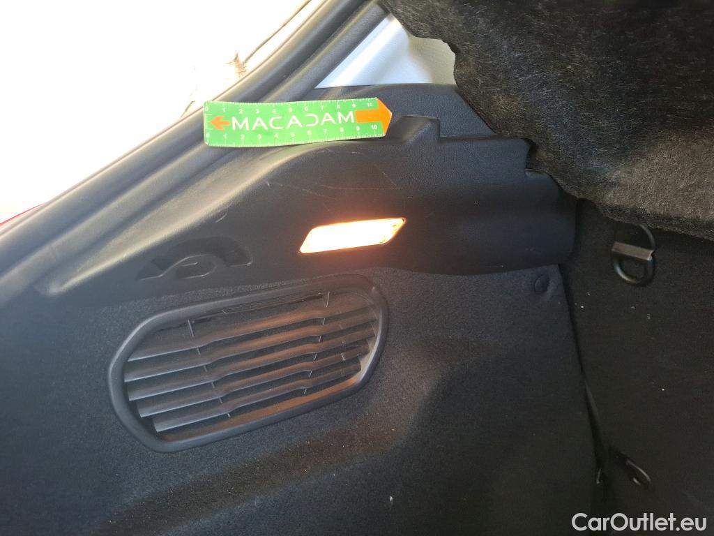  Peugeot  208 PEUGEOT  / 2015 / 5P / Berline &BLUEHDI 100 €6.c S&S ALLURE BUSINESS #24