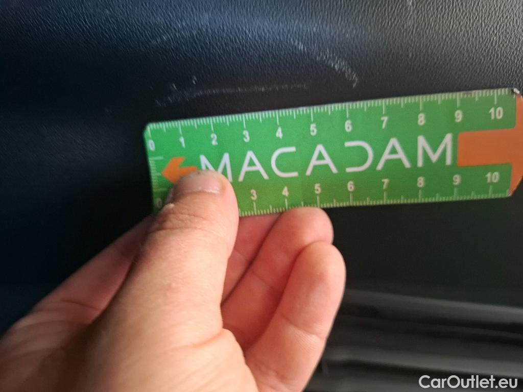  Peugeot  208 PEUGEOT  / 2015 / 5P / Berline &BLUEHDI 100 €6.c S&S ALLURE BUSINESS #40