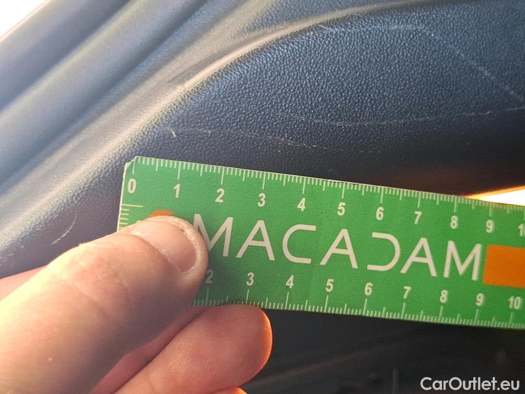  Peugeot  208 PEUGEOT  / 2015 / 5P / Berline &BLUEHDI 100 €6.c S&S ALLURE BUSINESS #25