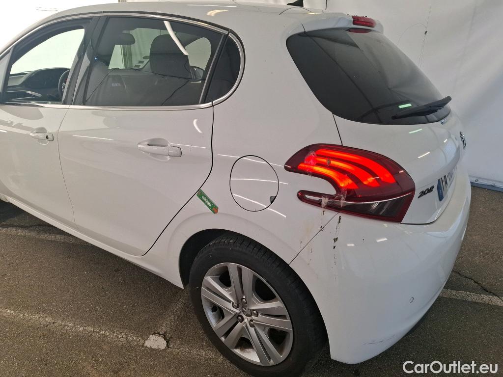  Peugeot  208 PEUGEOT  / 2015 / 5P / Berline &BLUEHDI 100 €6.c S&S ALLURE BUSINESS #32