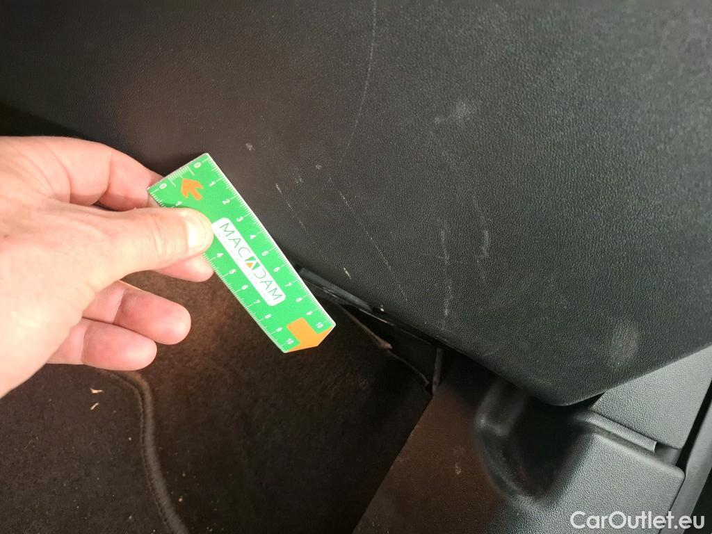  Peugeot  208 PEUGEOT  / 2015 / 5P / Berline &BLUEHDI 100 €6.c S&S ALLURE BUSINESS #28