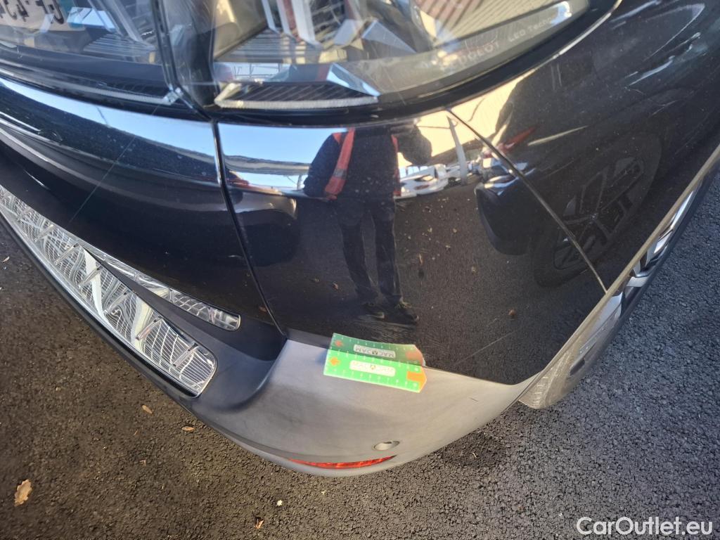  Peugeot  5008  Allure Pack 1.5 HDi 130CV BVA8 7 Sieges E6d #51