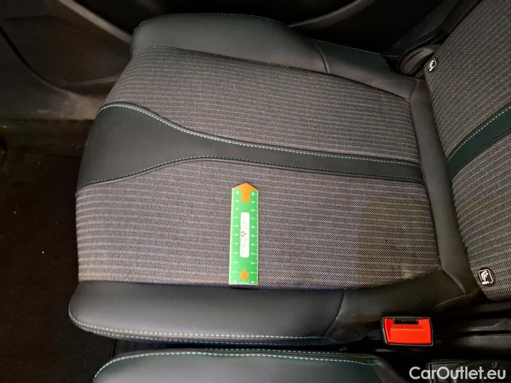  Peugeot  5008  Allure Pack 1.5 HDi 130CV BVA8 7 Sieges E6d #48