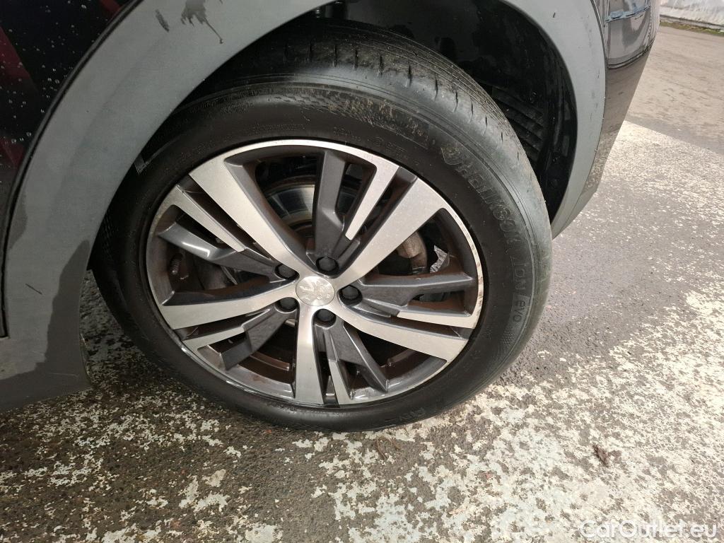  Peugeot  5008  Allure Pack 1.5 HDi 130CV BVA8 7 Sieges E6d #26