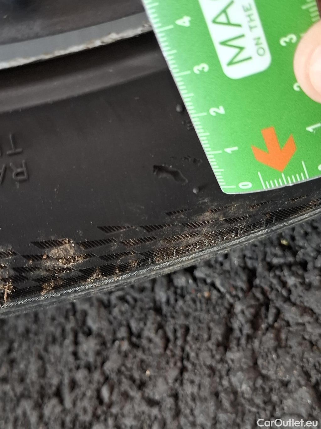  Peugeot  5008  Allure Pack 1.5 HDi 130CV BVA8 7 Sieges E6d #18