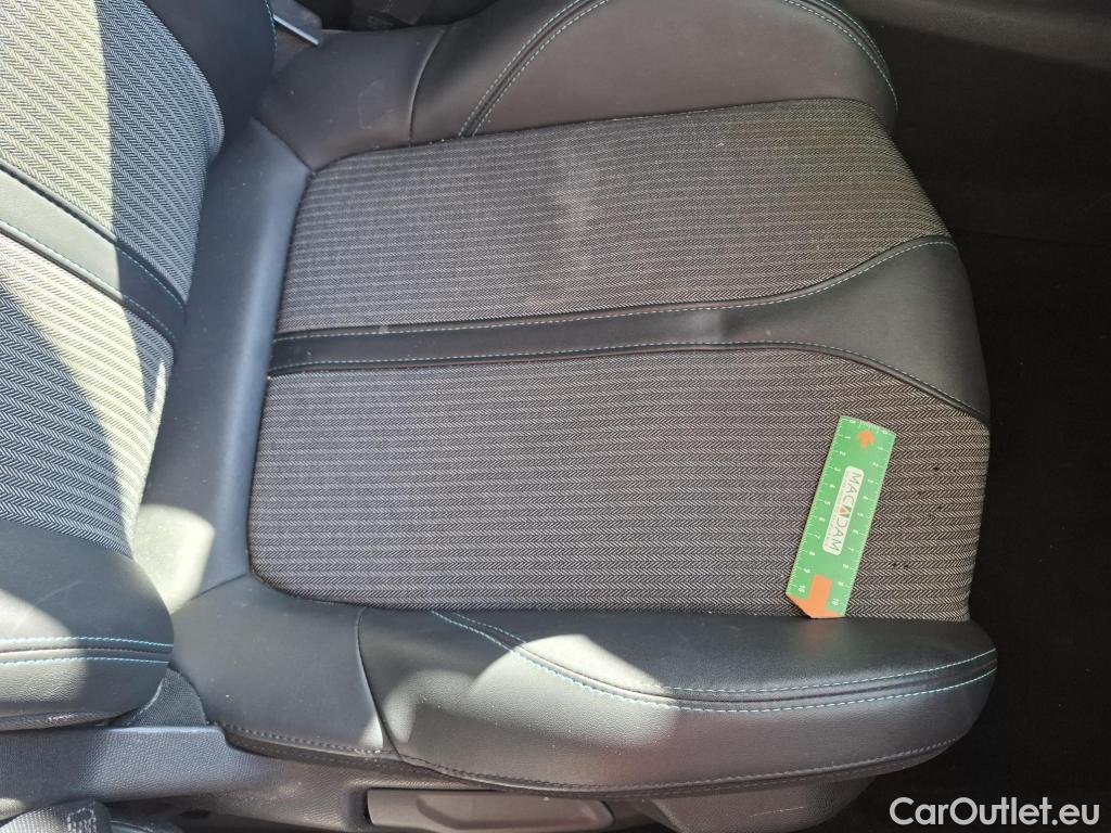  Peugeot  5008  Allure Pack 1.5 HDi 130CV BVA8 7 Sieges E6d #1