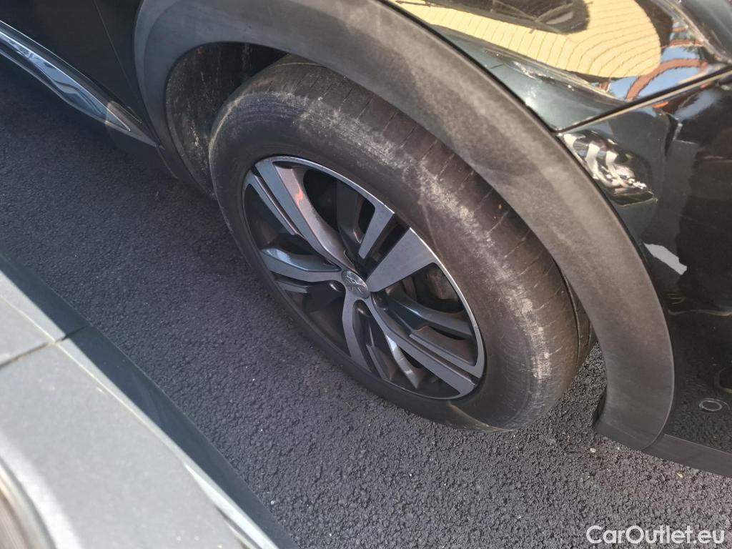  Peugeot  5008  Allure Pack 1.5 HDi 130CV BVA8 7 Sieges E6d #19