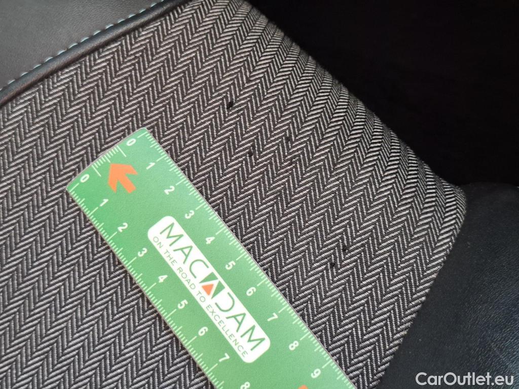  Peugeot  5008  Allure Pack 1.5 HDi 130CV BVA8 7 Sieges E6d #2