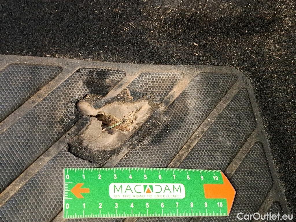  Peugeot  5008  Allure Pack 1.5 HDi 130CV BVA8 7 Sieges E6d #34