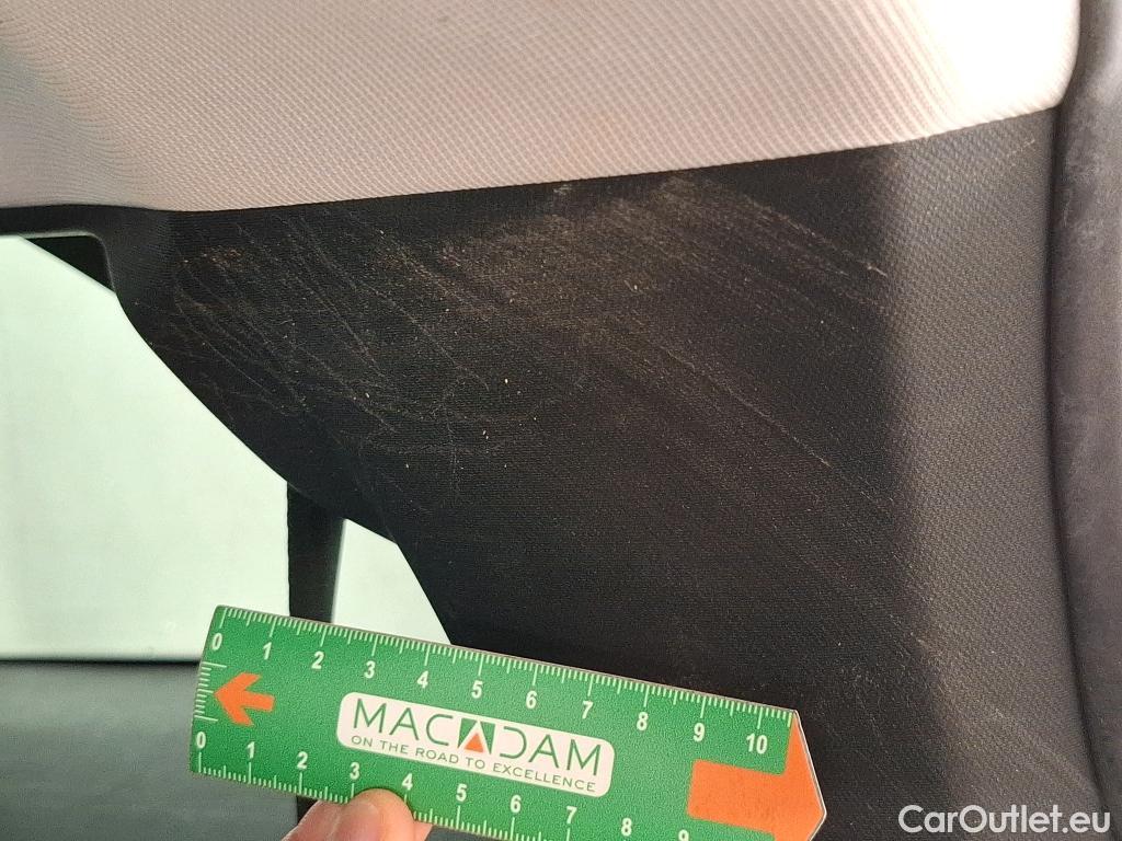  Peugeot  5008  Allure Pack 1.5 HDi 130CV BVA8 7 Sieges E6d #17