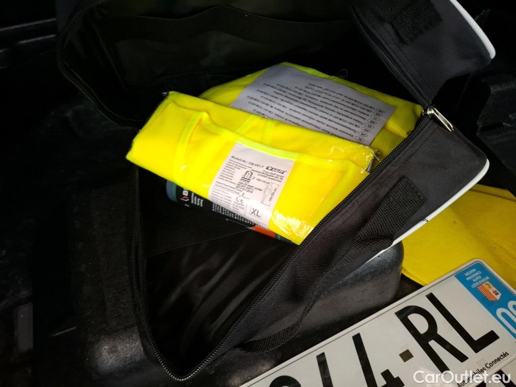  Ford  Kuga  / 2019 / 5P / SUV 2.5 190 hybrid Flexifuel Pshift Titanium  #14