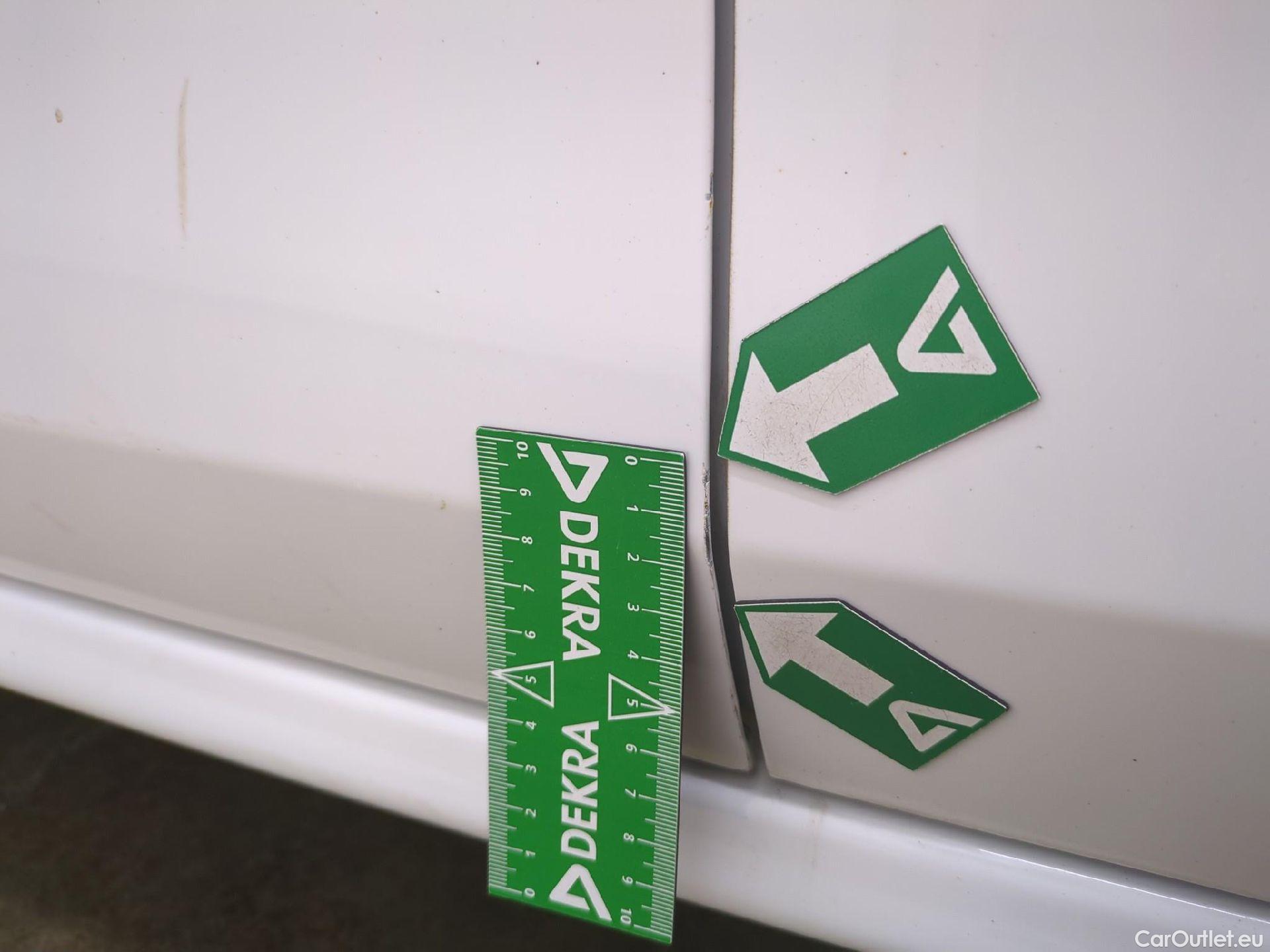  Peugeot  208 PEUGEOT  Affaire VU 5p Berline BlueHDi 100 ¤6.c S&S PREMIUM PACK #9