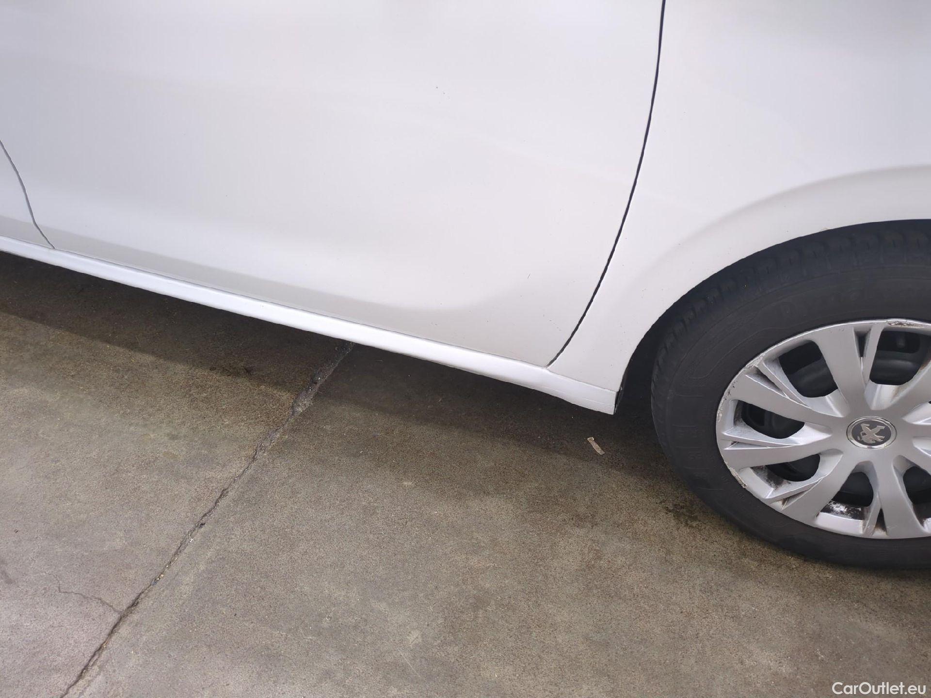  Peugeot  208 PEUGEOT  Affaire VU 5p Berline BlueHDi 100 ¤6.c S&S PREMIUM PACK #16