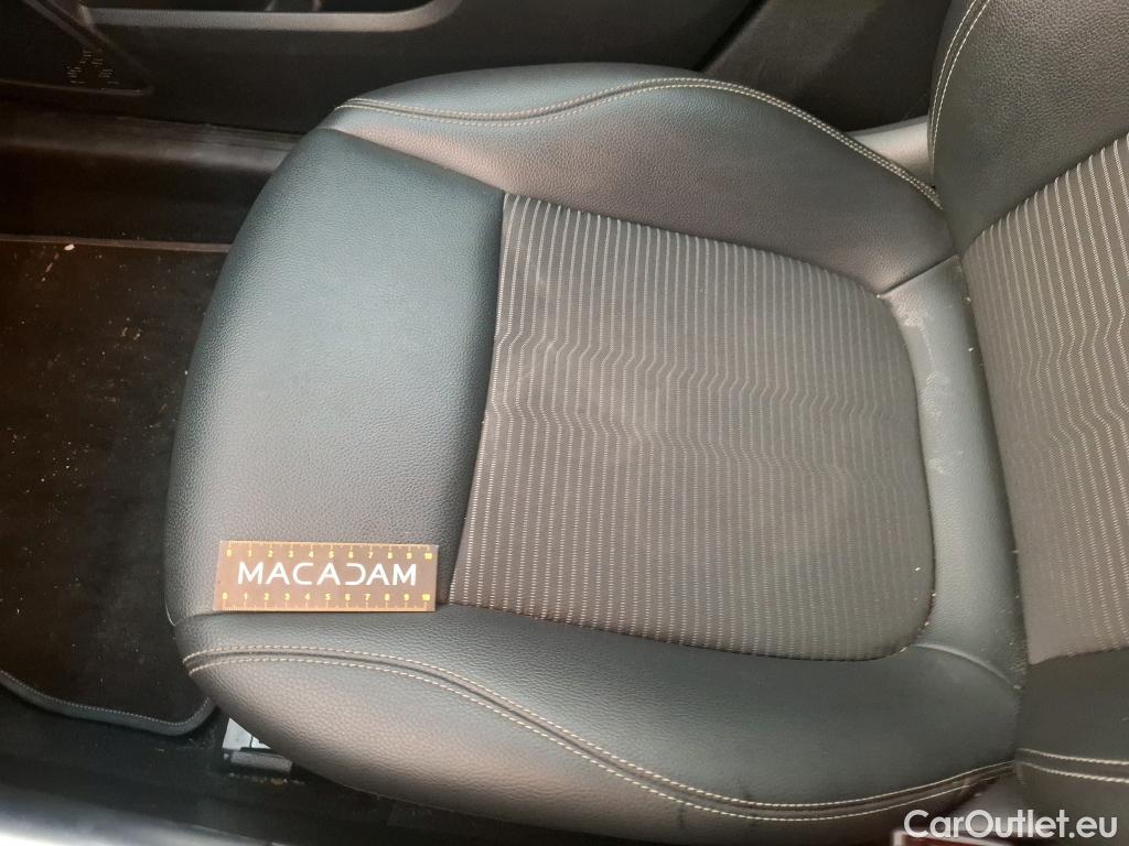  Mercedes  GLA MERCEDES-BENZ  / 2020 / 5P / SUV 1.3  250 e BUSINESS LINE DCT #27