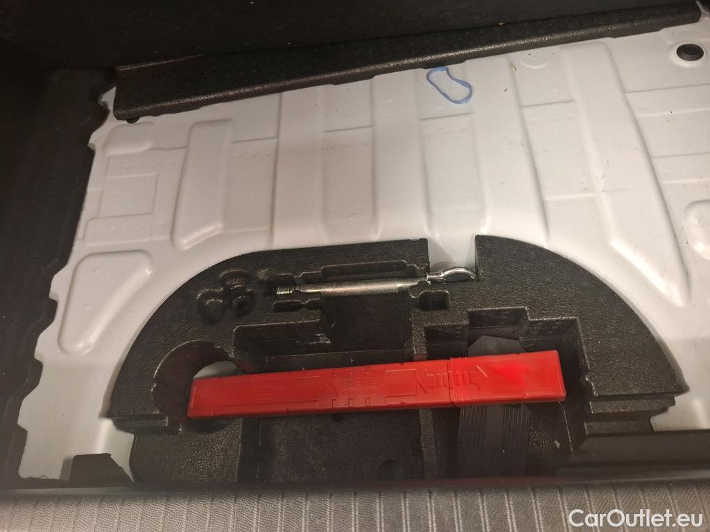  Opel  Corsa  F e Edition 50kWh BVA #1