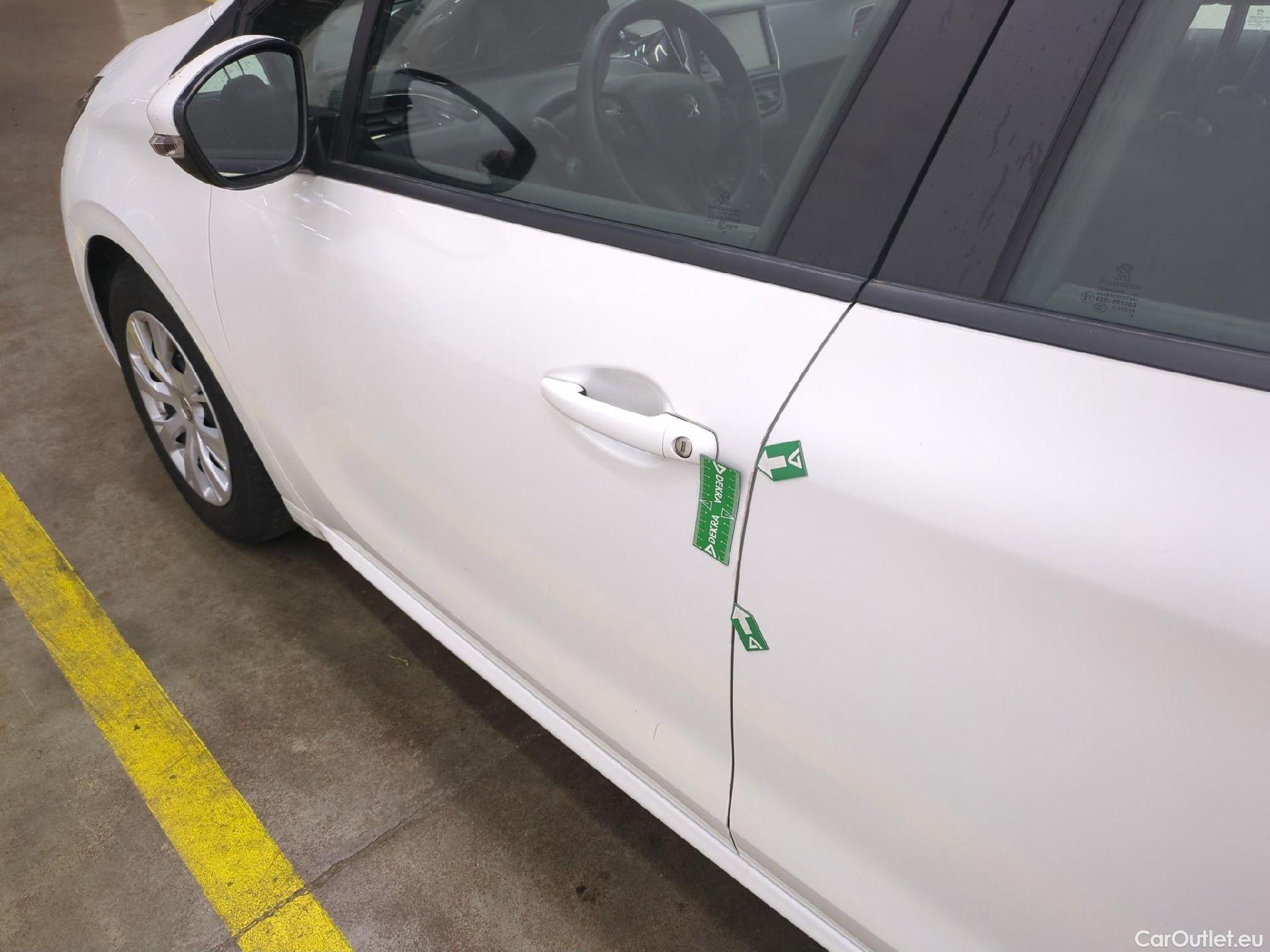  Peugeot  208 PEUGEOT  Affaire VU 5p Berline BlueHDi 100 ¤6.c S&S PREMIUM PACK #11